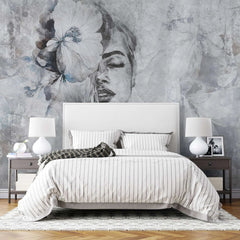 Tapet personalizat watercolor cu figura feminina cu floare in par si accente de albastru baby blue pe un fundal gri baby blue dame