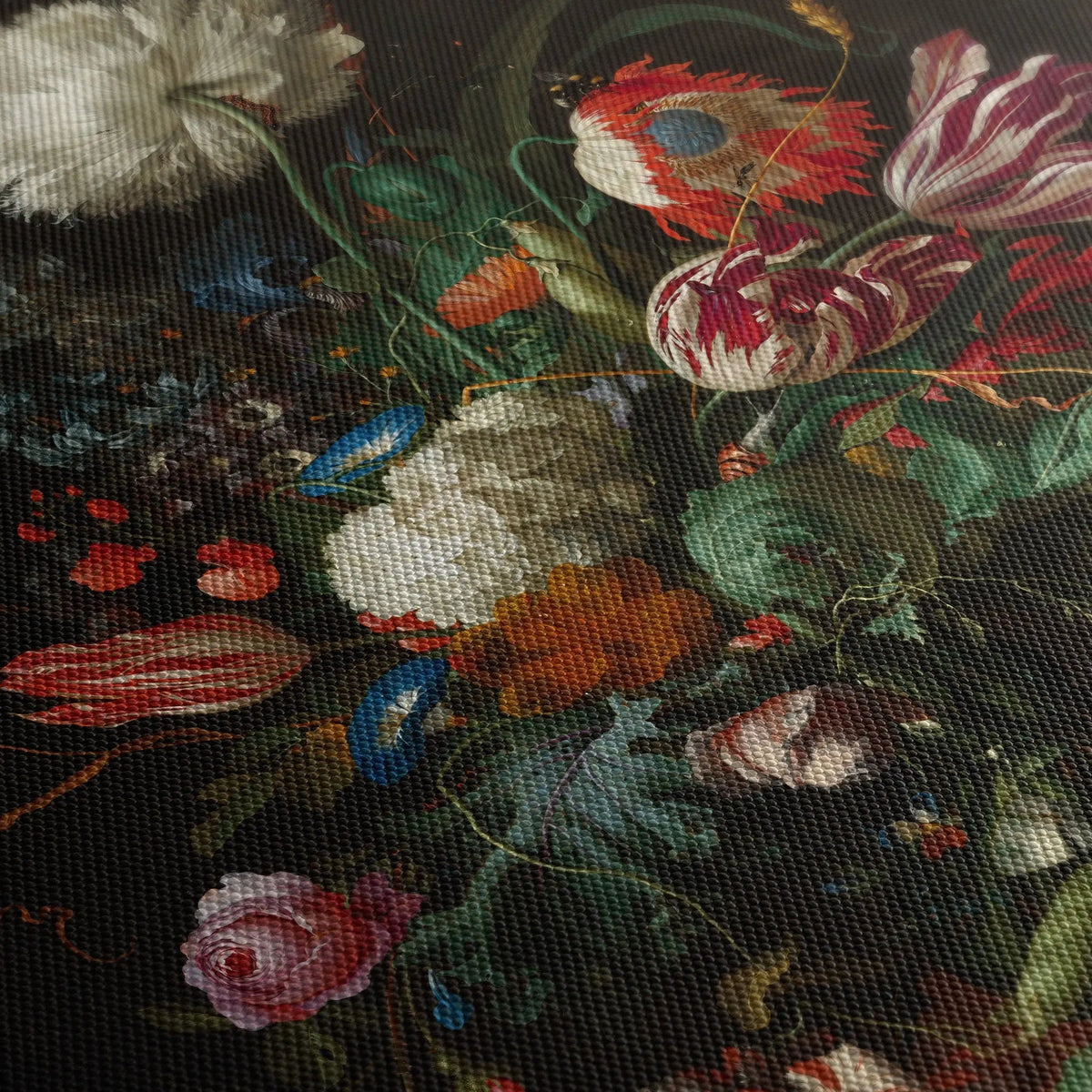 Tablou canvas ce ilustreaza o vaza cu flori salbatice si nemuritoare a floral composition