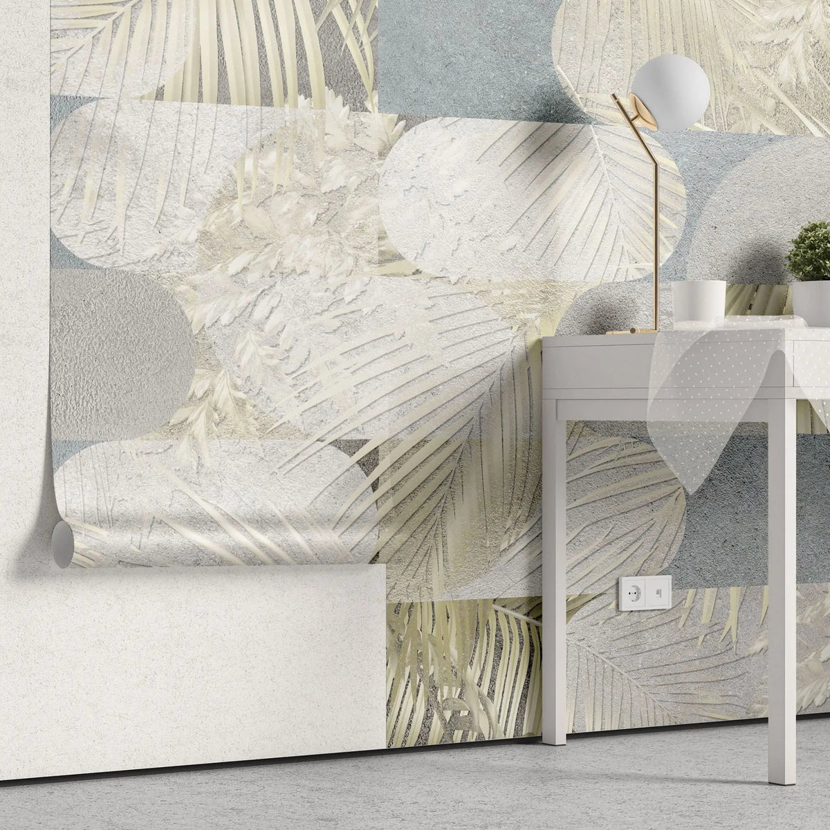 Tapet personalizat fine art cu frunze tropicale in nuante de alb auriu si albastru deschis tropical leaves blend