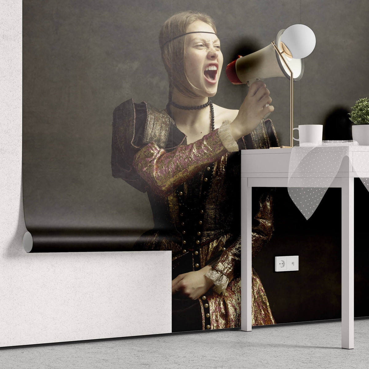 Tapet Personalizat Fine Art cu femeie in haine medievale cu megafon - MEDIEVAL MEGAPHONE