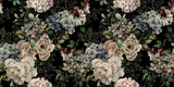 Tapet personalizat floral cu arangament floral cu trandafiri si hydrangea pe un fundal inchis hydrangea arrangement