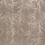 Tapet personalizat leaf cu frunze de bambus bej deschis pe un fundal maro cu textura de perete brown bamboo