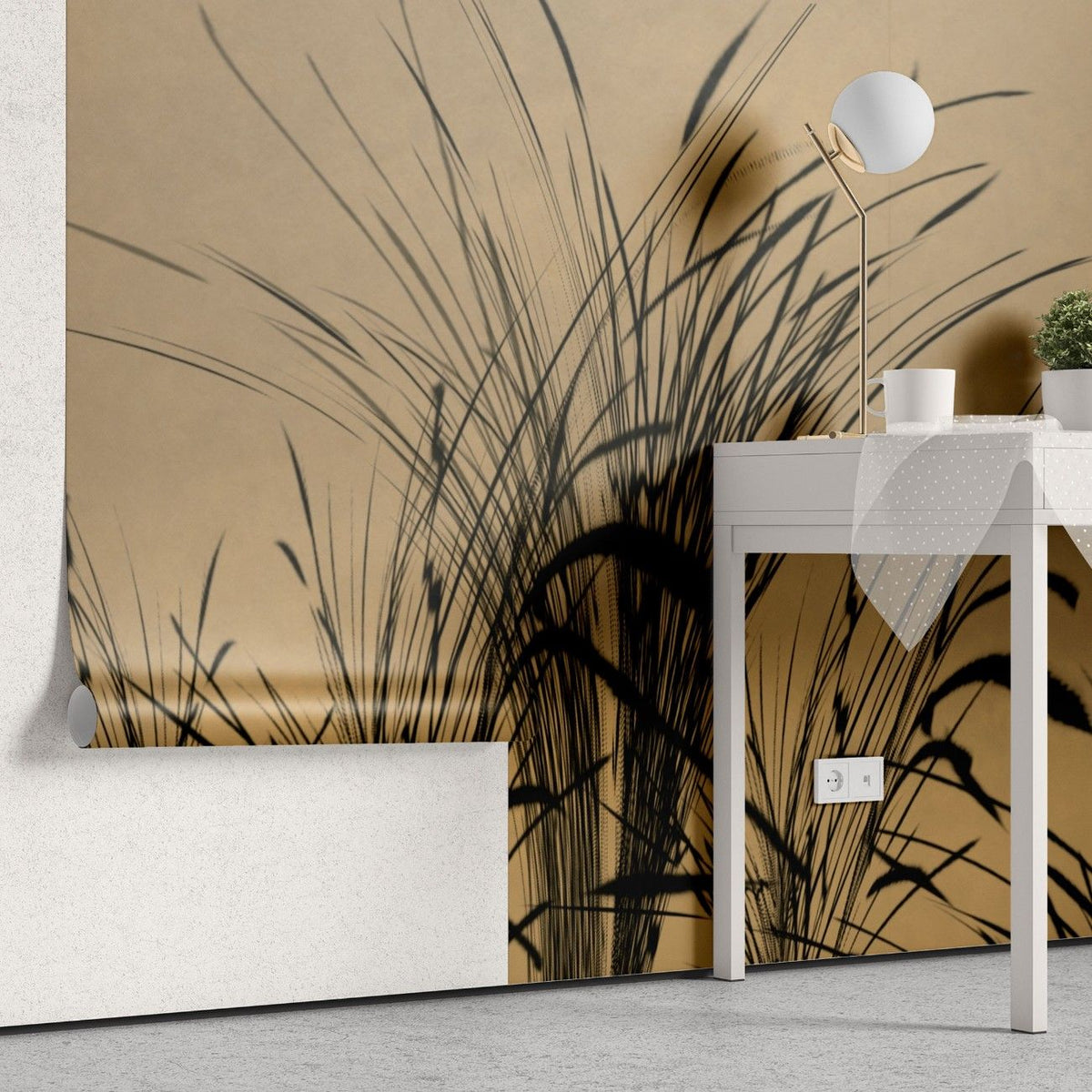 Tapet personalizat leaf cu frunze si pasari stilizate asezate pe fire de trestie pe un fundal de un bej deschis oferind o nota de serenitate si naturalete bird reed light