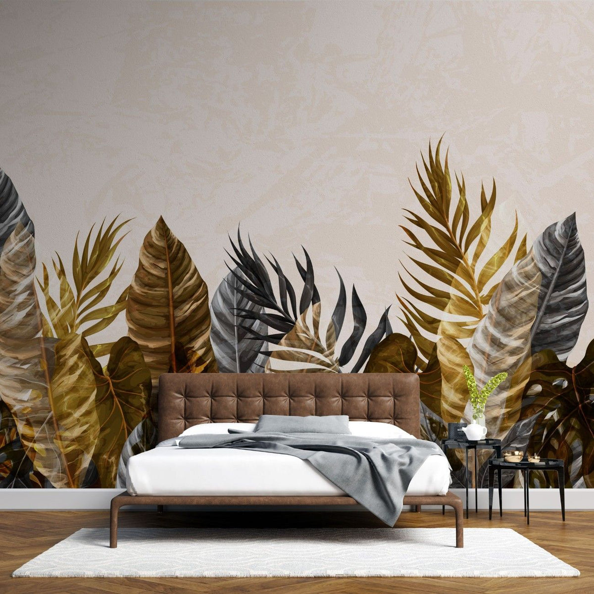 Tapet personalizat leaf cu frunze luxuriante in nuante de auriu gri si negru pe un fundal deschis pentru un aspect modern si elegant brassy tropical