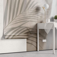 Tapet Personalizat Leaf cu frunza de palmier difuza in fundal rozaliu - SOFT VEIL LEAF I