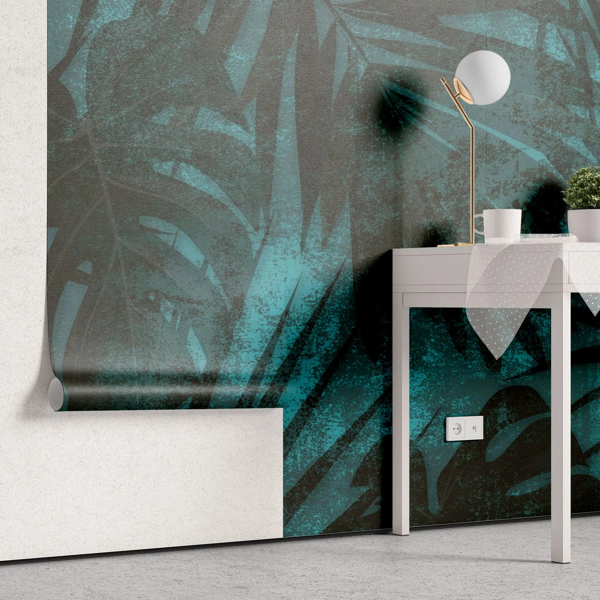 Tapet tropical personalizat cu frunze tropicale de monstera si palmieri pe un fundal albastru inchis aqua dark vegetation