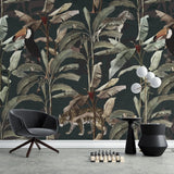 Tapet tropical personalizat cu frunze tropicale de bananier si animale tropicale – papagalul toco toucan sau tucanul urias leopard si zebre pe un fundal inchis dark tropical fauna