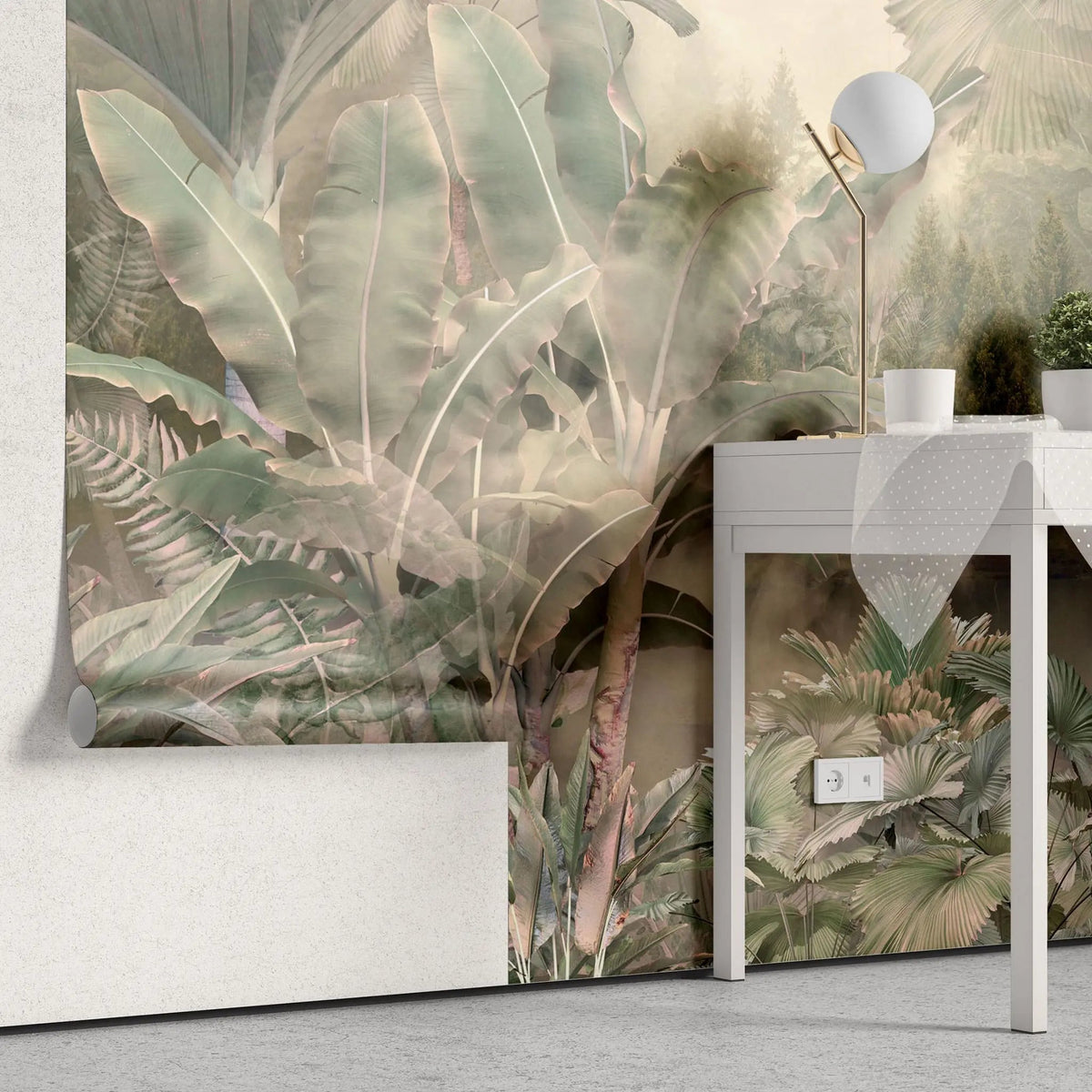 Tapet personalizat tropical cu jungla tropicala aflata in ceata in nuante rozalii rose jungle