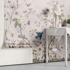 Tapet personalizat oriental cu gradina chinezeasca plina de flori si animale pe un fundal roz pastel chinoiserie garden