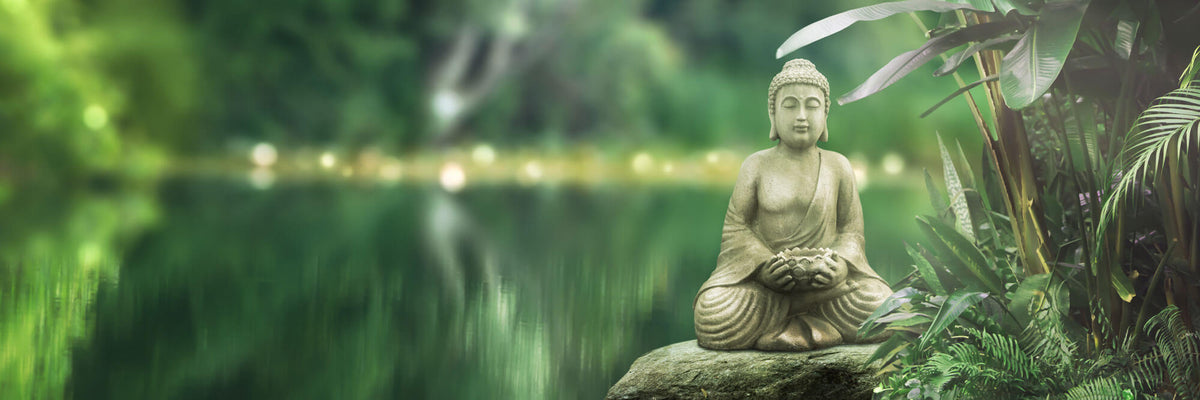 Tapet Zen Oriental cu peisaj natural si statueta lui Buddha - LAKE BUDDHA