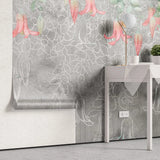 Tapet personalizat victorian cu floarea sarmienta pe un perete gri de inspiratie arhitecturala victoriana sarmienta scandens