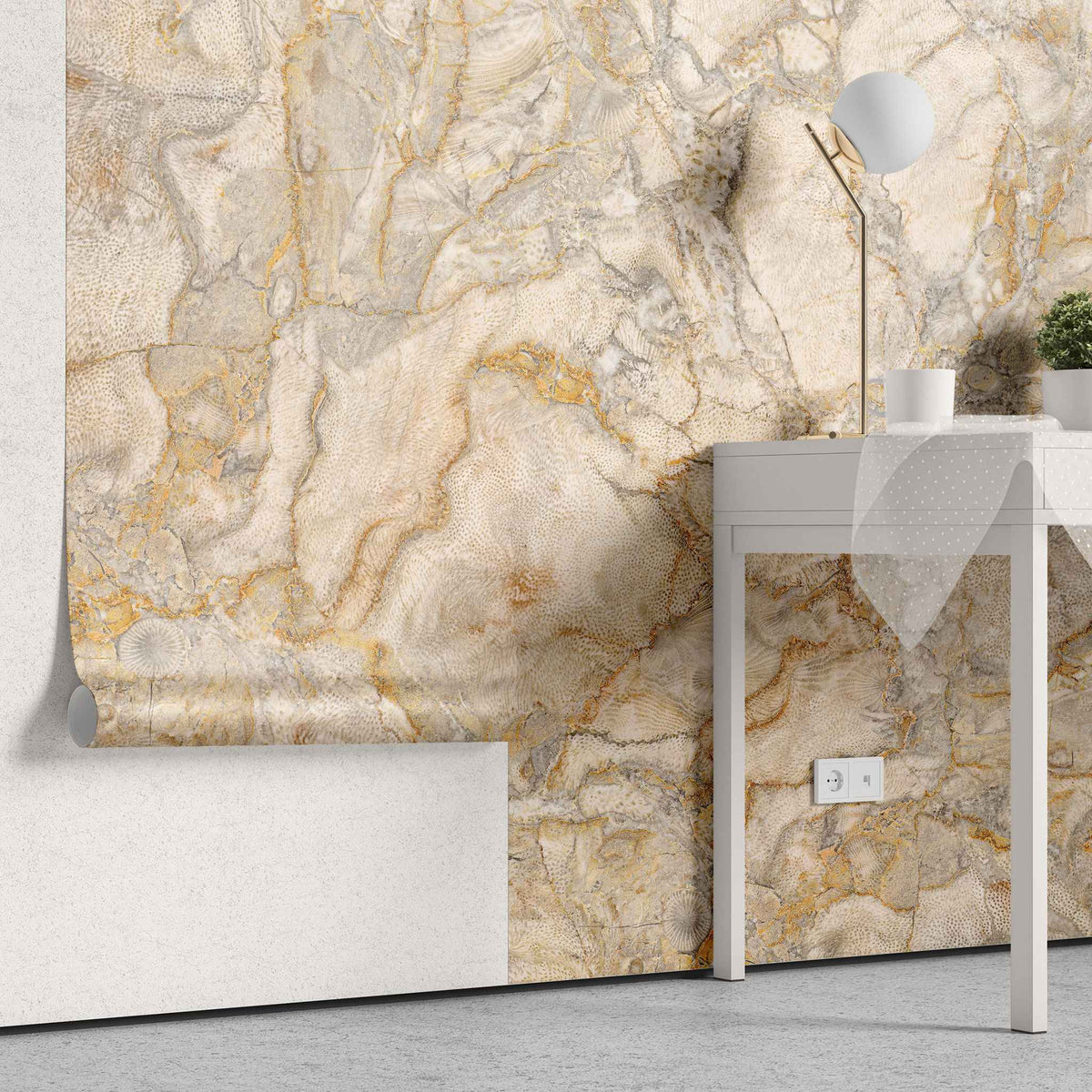 Tapet personalizat marble in nuante bej aurii alaska gold