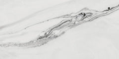 Tapet personalizat marble cu o marmura in nuante de alb negru si gri pentru un design minimalist si sofisticat monochrome