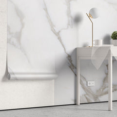 Tapet personalizat marble cu o marmura clasica alba cu linii gri subtile ce ofera un aspect atemporal si elegant blurry marble
