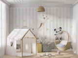 Tapet Personalizat Lumea Animalelor cu elefant girafa si panda printre frunze tropicale si fundal in dungi bej - ANIMAL STRIPE WALL