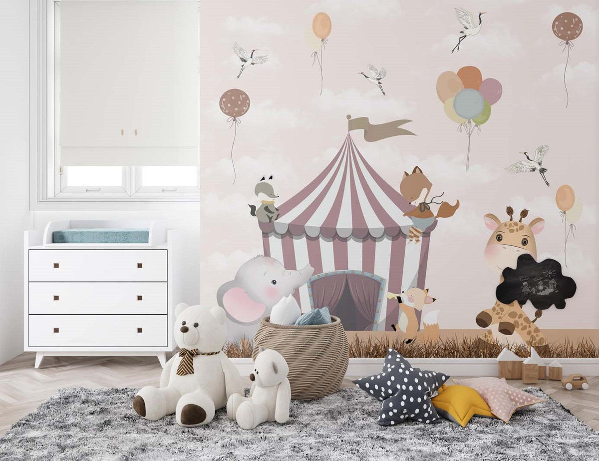 Tapet Personalizat Lumea Animalelor cu carnavalul animalutelor si baloane colorate - EARTHY CARNIVAL