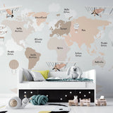 Tapet personalizat micii exploratori pentru copii cu harta lumii pe continente in culori calde pastel avioane si baloane cu aer cald flying continents