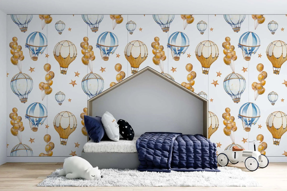 Tapet personalizat micii exploratori pentru copii cu baloane colorate festive aurii si albastre