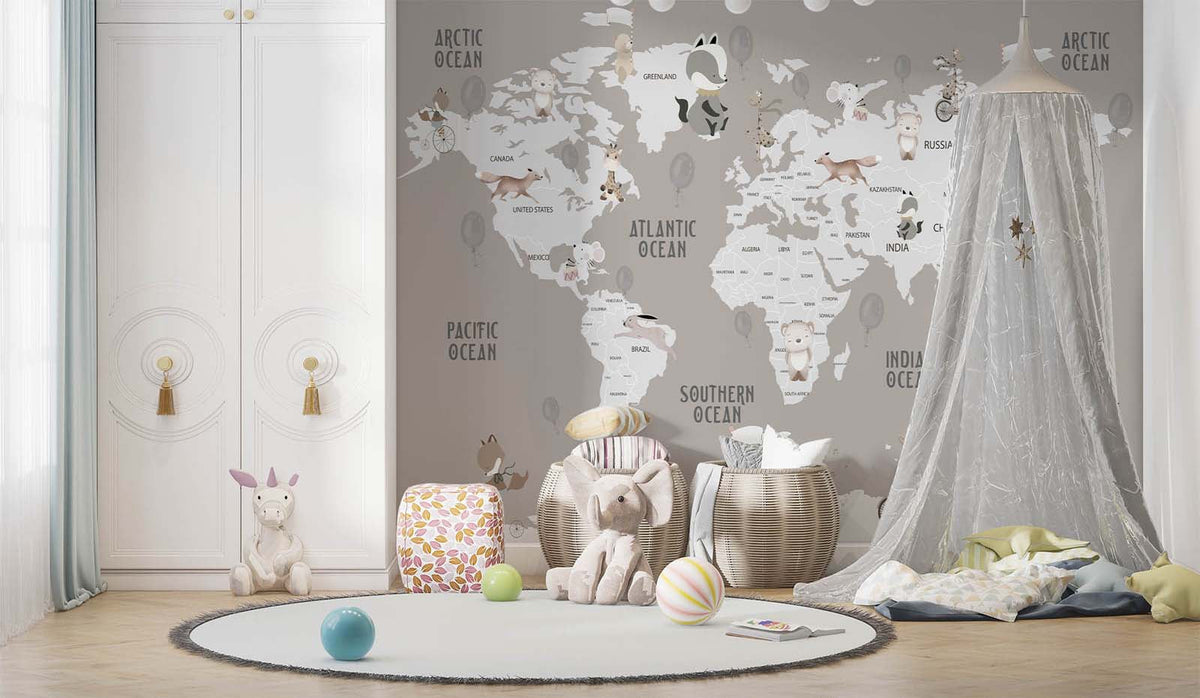 Tapet Personalizat Micii Exploratori cu harta lumii si animale calatoare pe un fundal bej - TRAVELING ANIMALS MAP GREJ