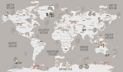 Tapet Personalizat Micii Exploratori cu harta lumii si animale calatoare pe un fundal bej - TRAVELING ANIMALS MAP GREJ