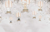Tapet Personalizat Micii Exploratori cu baloane cu aer cald si animale printre copacii infloriti - WHITE CHERRY BLOOM BALLOONS