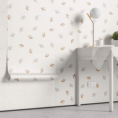 Tapet Personalizat Inspiratie Scandinava cu model abstract cu frunze maro si fundal crem - SOFT LEAF PATTERN